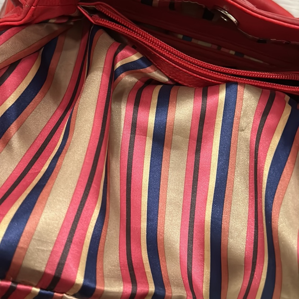 red bag - Picture 8 of 8